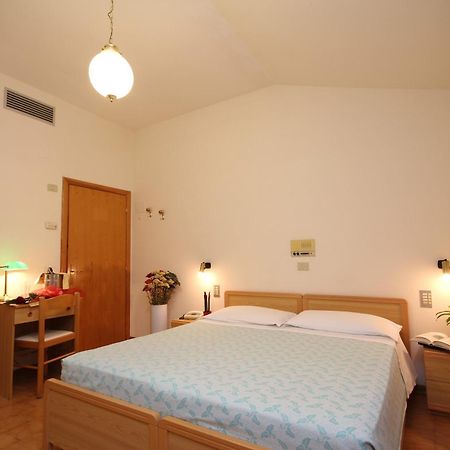 Hotel Villa Luca 끼안챠노테르메 객실 사진